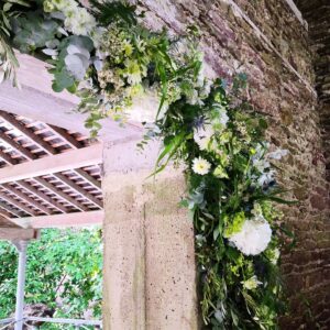 Arche végétale mariage blanc vert champêtre